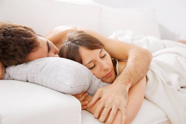 تصرفات حميمية ورومنسية بعد العلاقة الحميمة