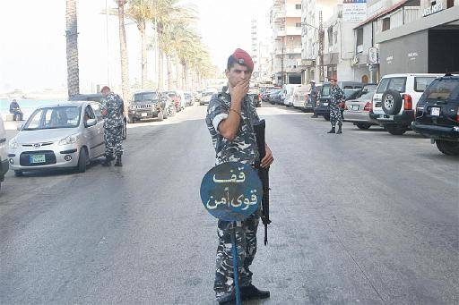 انتحل صفة ضابط في الضاحية وسمح بمرور سيارات عن الحاجز ماذا حكم عليه؟