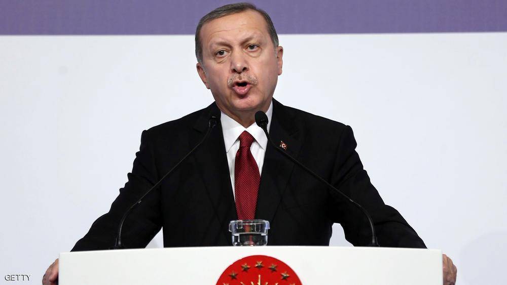 أردوغان يطالب بدستور جديد يمنحه سلطات أكبر