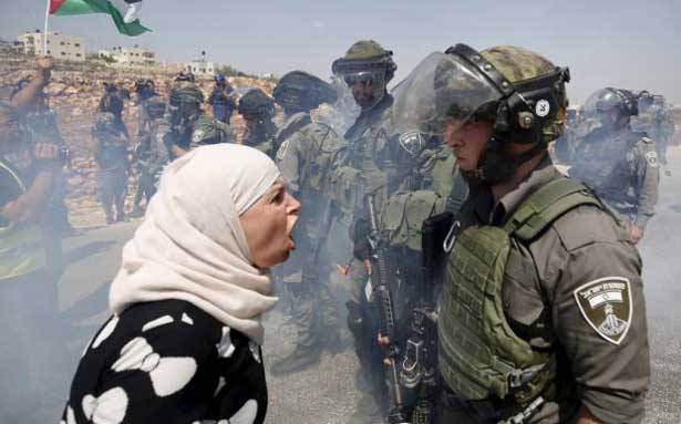 مسؤولون فلسطينيون: انحياز كيري لاسرائيل اسقط مهمته
شهيدان والكنيست  يقر سجن الاطفال الفلسطينيين