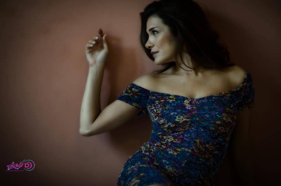 ندى أبو فرحات تعترف:  أعيش المساكنة مع هذا الرجل