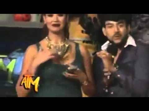 بالفيديو- فضيحة مذيع تحرش بزميلته على الهواء