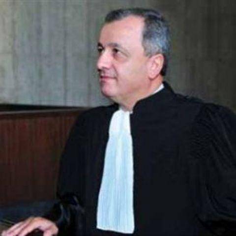 جريج: قد ينقضي العام الثالث من الفراغ ونحن نفحص دم كل مرشح!
