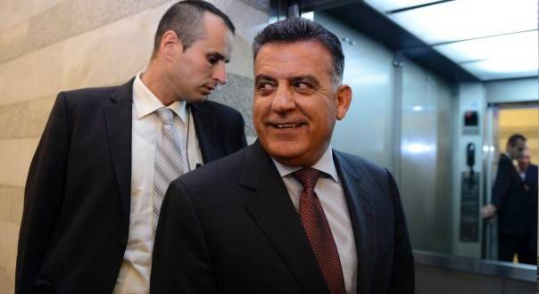اللواء ابراهيم الى بيروت و ...