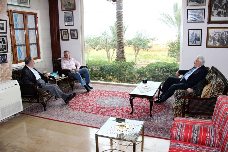 ارسلان عرض مع وفد من القومي المستجدات محليا واقليميا