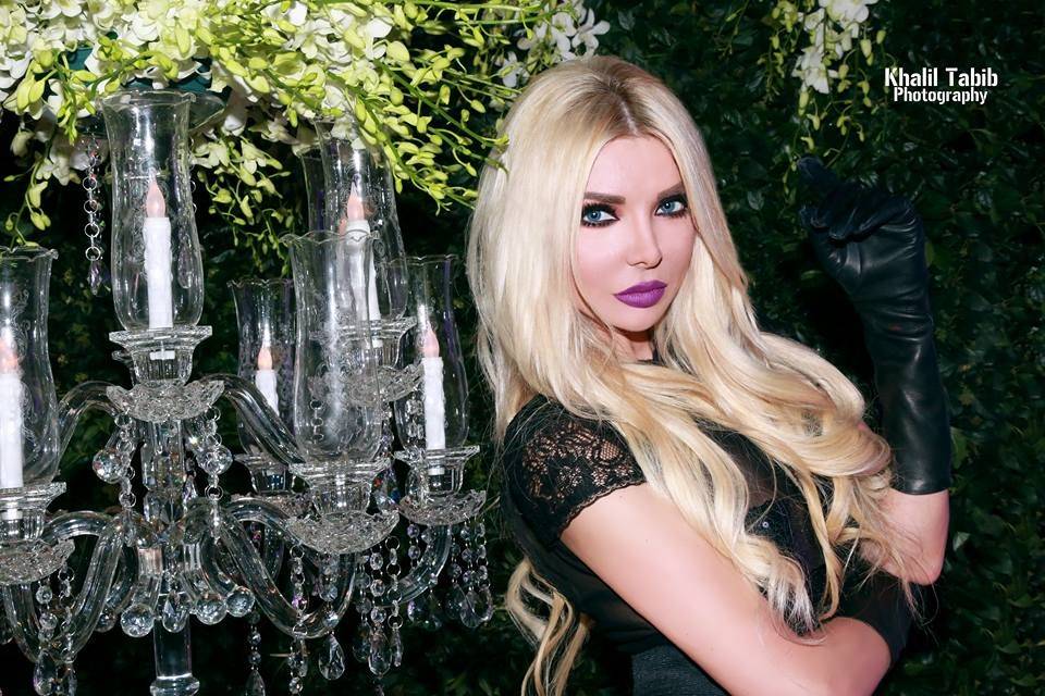 صورة جريئة لميريام كلينك وهي تستحم!