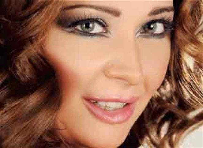 أجمل وأخر صور للفنانة السورية رندة مرعشلى وتعرف على أزواجها وإبنتيها