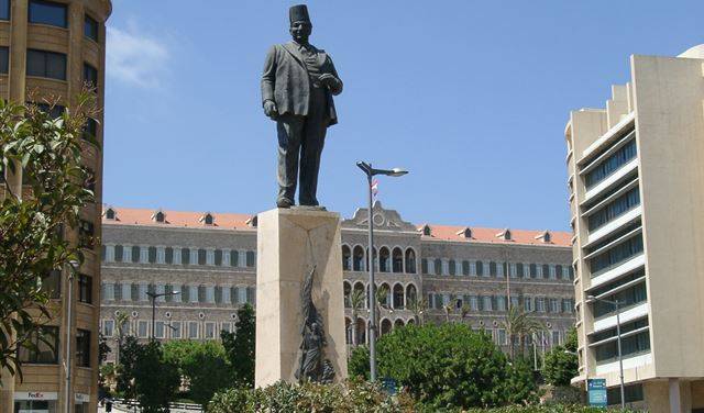 أهالي العسكريين المخطوفين يحتفلون في ساحة رياض الصلح ببدء صفقة التبادل