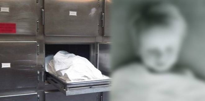 طفلة منسية في غرفة الأموات ل 7 أشهر وعندما وجدوها...