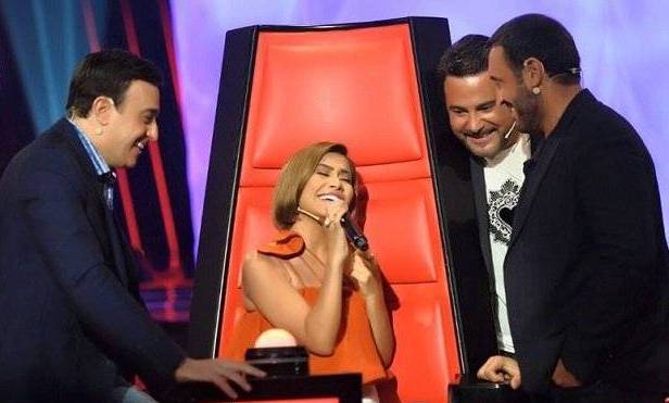 بالفيديو- من هو الفنان الذي سينضم الى لجنة حكام The Voice؟