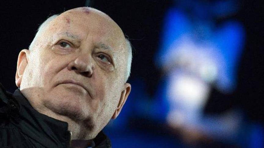 "غورباتشوف" يدعو روسيا وتركيا إلى الحوار