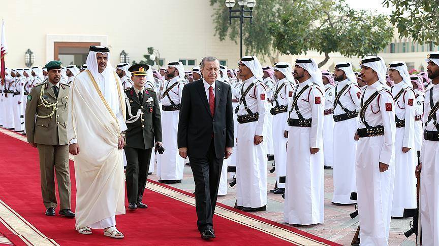 أمير قطر يستقبل أردوغان بمراسم رسمية