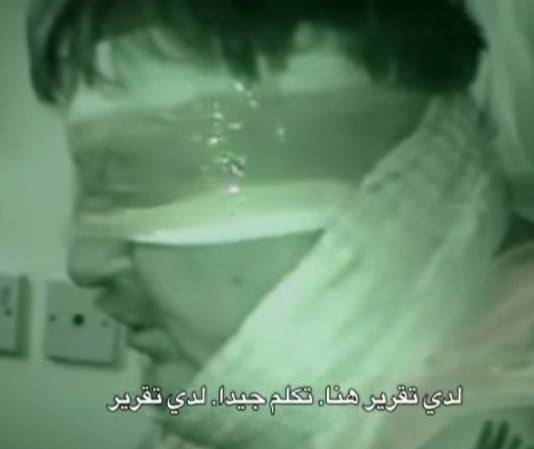 بالفيديو.. شاهد استجواب "القاعدة" للرهينة الأميركي قبل إعدامه