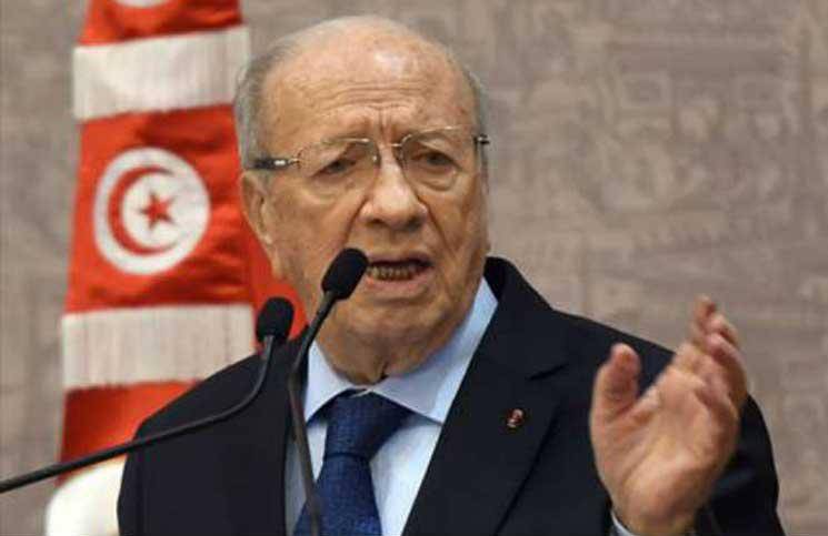 السبسي: من أولويات تونس إيجاد حل سريع للأزمة في ليبيا