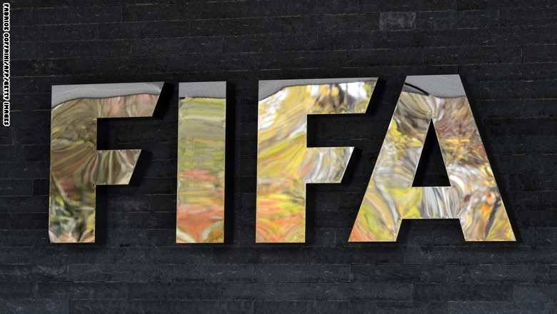 اعتقال 2 من كبار مسؤولي الفيفا في سويسرا بتهم فساد وقبول رشوة