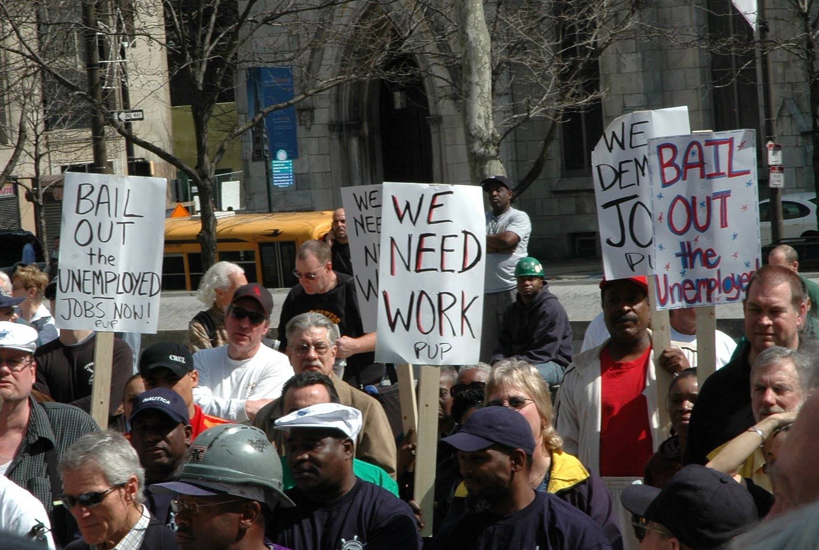 الاقتصاد الأميركي بحاجة لاضافة 100 ألف وظيفة شهرياً  لتجنب أزمة بطالة