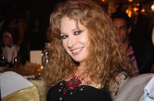 نيللي تنقل الى المستشفى بسبب أزمة مفاجئة