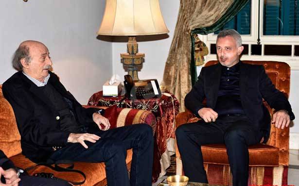 لماذا رشح جنبلاط فرنجية؟