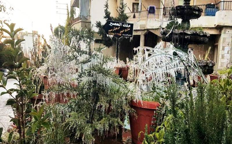 جليد على طرق الضنية وانقطاع المياه بسبب تجمدها في القساطل