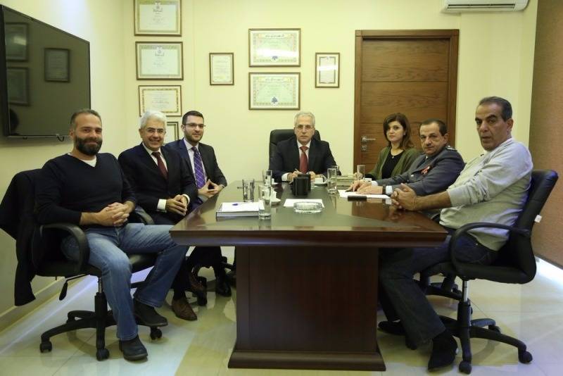 المدير العام للدفاع المدني يستقبل وفدا من فرح العطاء