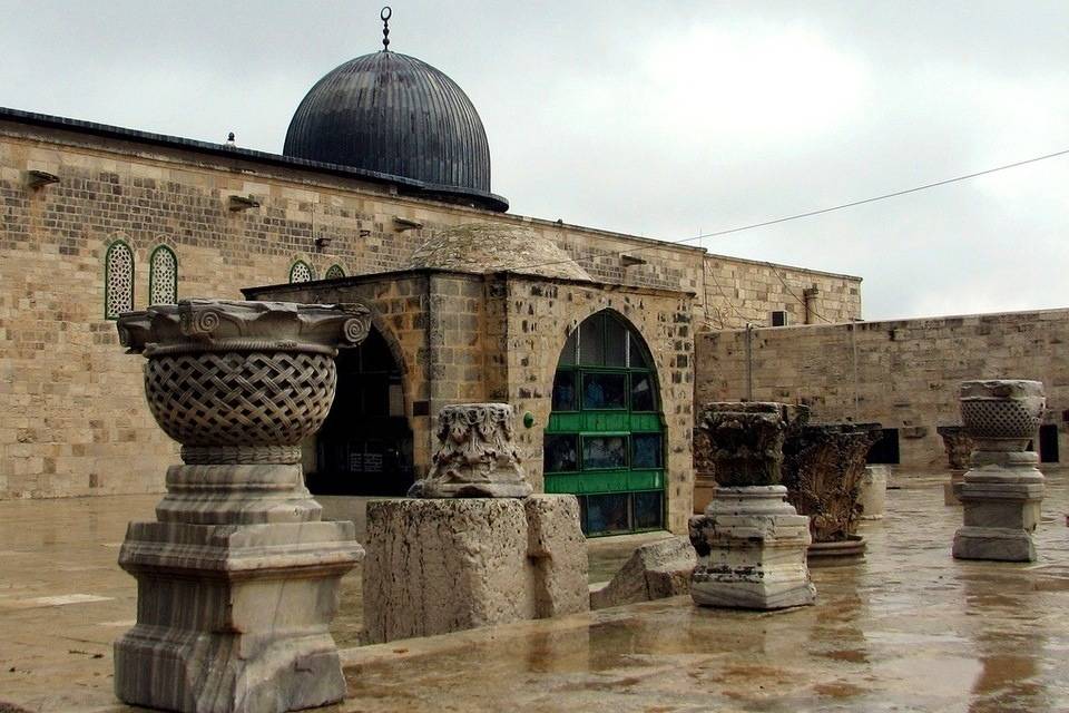 الأقصى المذكور في سورة الإسراء ليس الأقصى الذي بالقدس