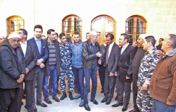 جنبلاط استقبل الأسرى المحررين: أستغرب
إغفال البعض لدور بري في عملية التبادل