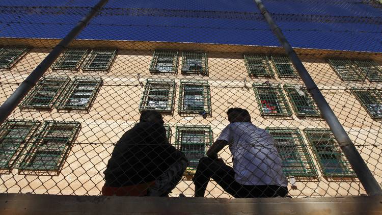 رئيس وزراء فنلندا قلق من معاملة مواطنيه السيئة تجاه اللاجئين