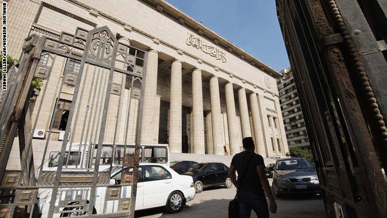 الفرق بين فترتي حكم مبارك والسيسي.. النظام الحالي مازال في سنة ثانية سلطوية