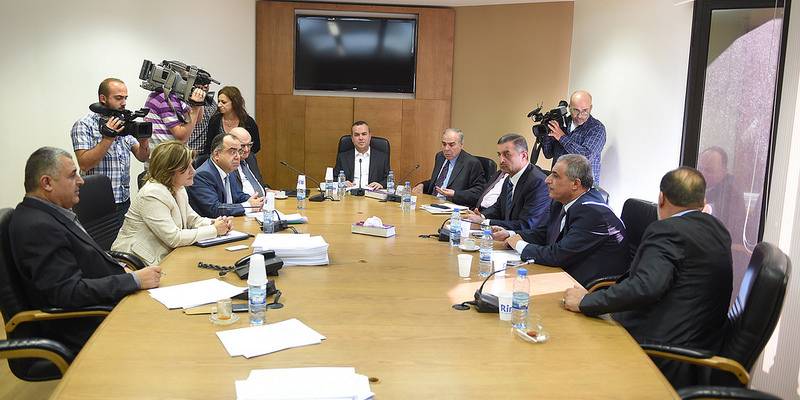 لجنة الاعلام النيابية: المنار واي قناة تبث من لبنان تخضع للقوانين اللبنانية وبالتالي لا يمكن اخضاع ما يبث على هذه القنوات لاجراءات دول اخرى