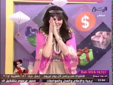 بالفيديو- شاب يُحرج مذيعة على الهواء!!