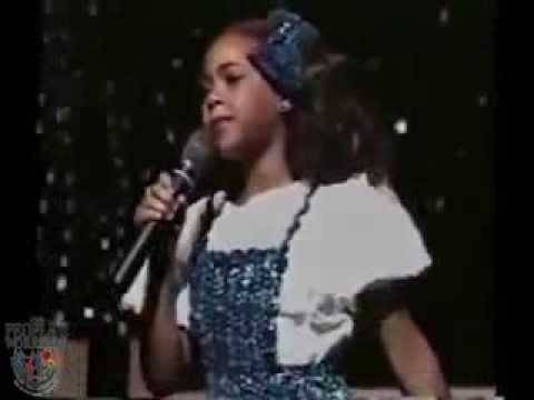فيديو نادر لبيونسيه يخطف الأنظار ويفاجئ جمهورها