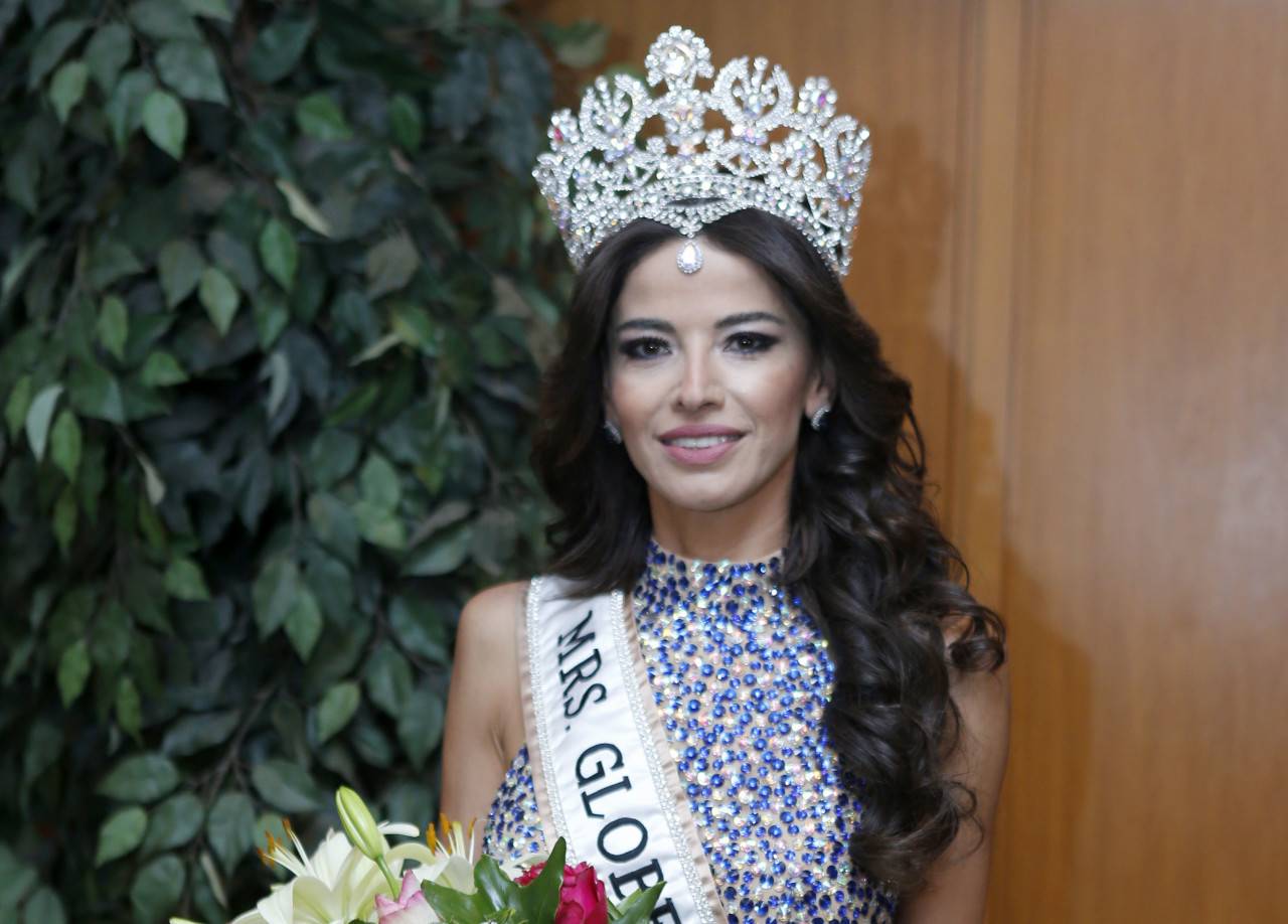 ملكة جمال سيّدات الكرة الأرضية بضياقة وزير السياحة