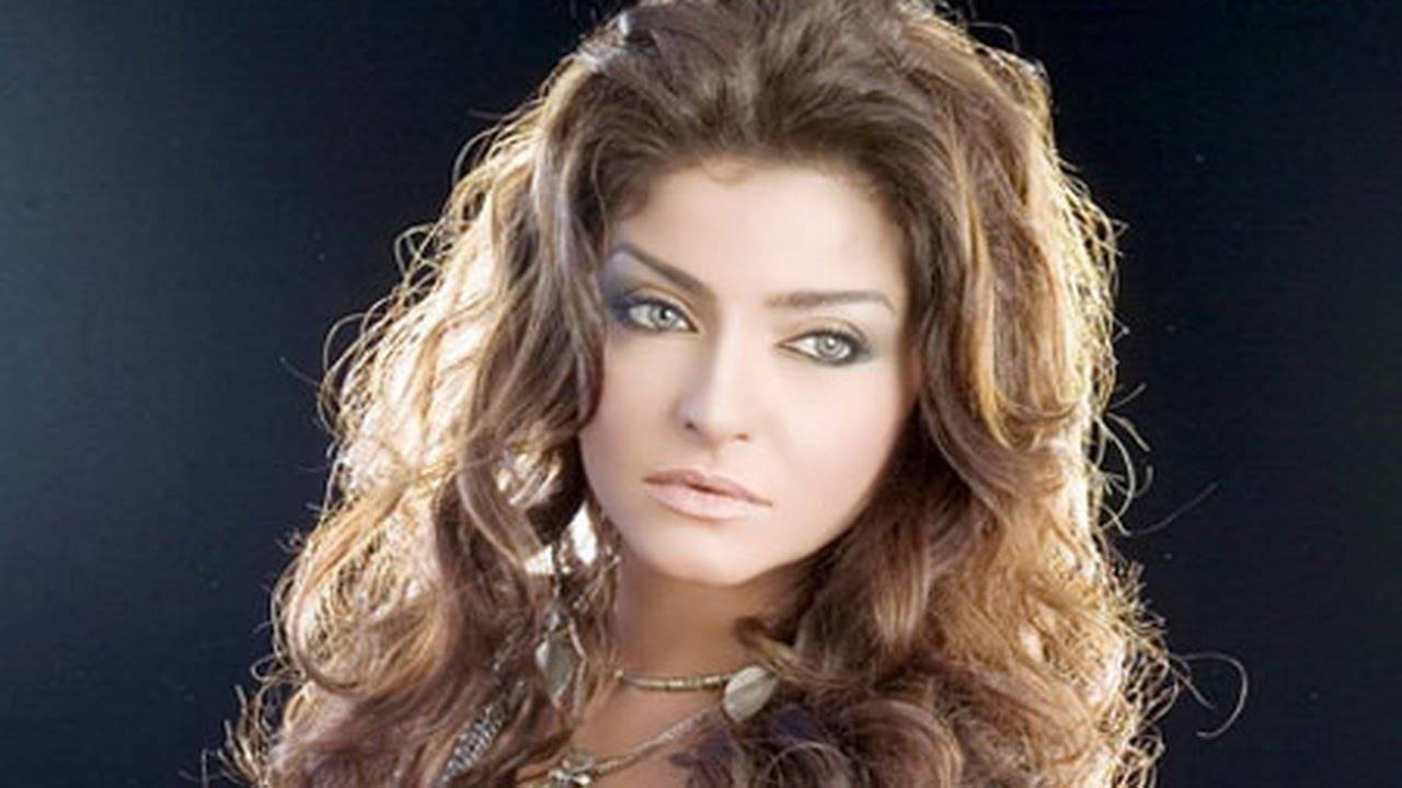 “فيديو” .. علا غانم: “لو كنت قنبلة لفجرّت نفسي بحضن مستر .......
