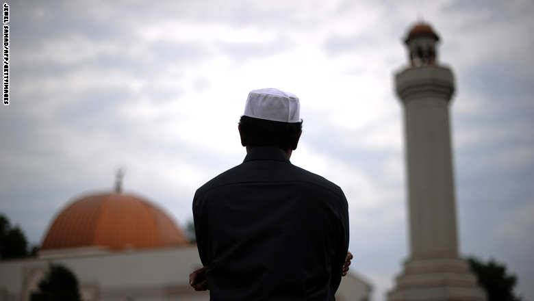 أمريكا.. إلقاء رأس خنزير على باب مسجد والشرطة: من السابق لأوانه تحديد ما إذا كانت جريمة كراهية