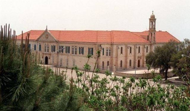بكركي ليست مرتاحة لتأخر إجابات القادة الموارنة الأربعة