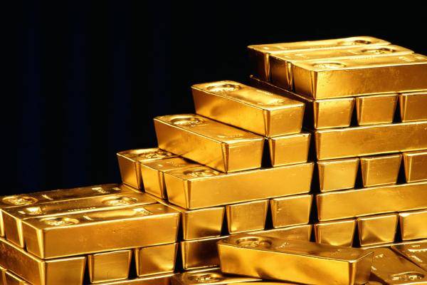 الذهب يرتفع مع هبوط الدولار والأسهم