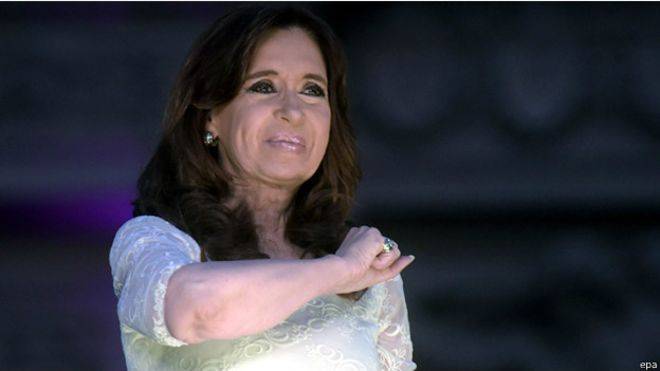 وداع مؤثر للرئيسة الارجنتينية المنصرفة كرستينا فرنانديز