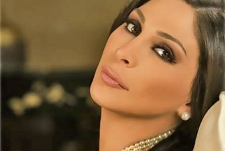 بالصورة: هل نسيت إليسا أن تغلق زر البنطلون؟