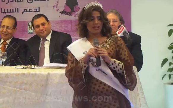 بالفيديو.. موقف محرج جدا لملكة جمال اليمن