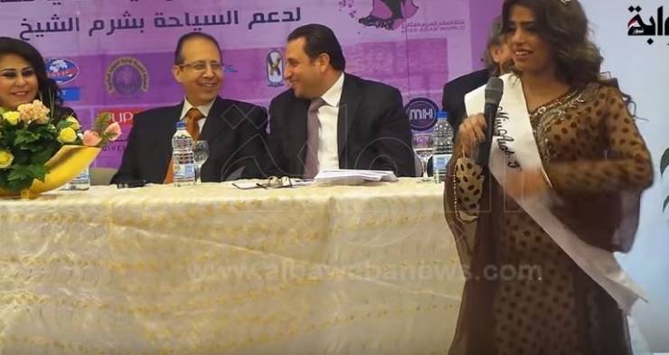 بالفيديو- ملكة جمال اليمن تتعرض لموقف محرج !!