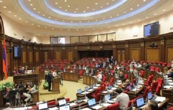 أرمينيا: تحويل نظام الحكم
من رئاسي الى برلماني