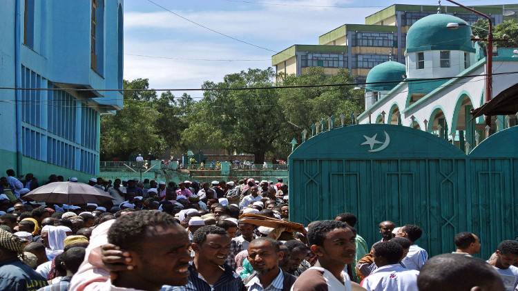 إصابة 17 شخصا بانفجار قنبلة يدوية بمسجد في أديس أبابا