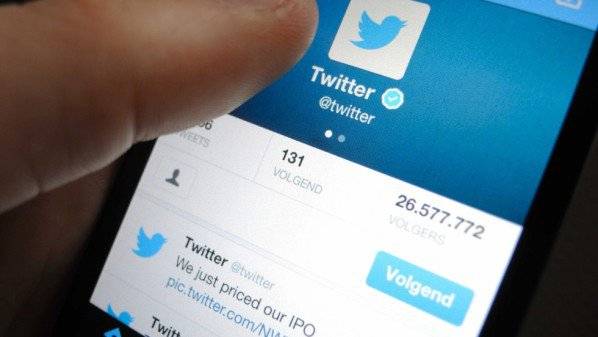 تحديث تطبيق تويتر على آيفون لدعم تخزين كلمات المرور