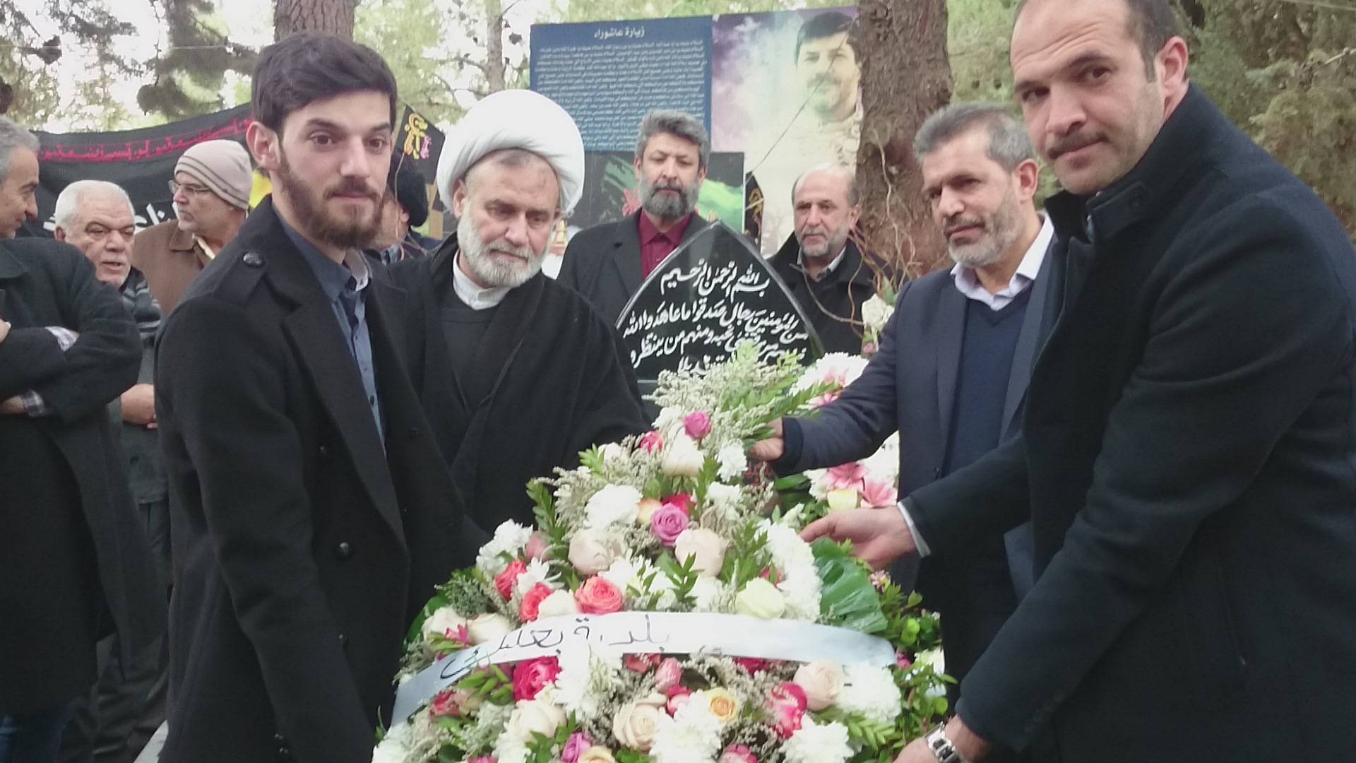 أكاليل زهر على ضريح اللقيس في بعلبك في ذكرى استشهاده