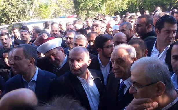 تشييع شقيقة رئيس مجلس النواب 
في حضور حشد سياسي وأمني كبير