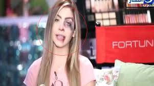 بالفيديو- مذيعة تتعرض للضرب المبرح خلال تقديم برنامجها!