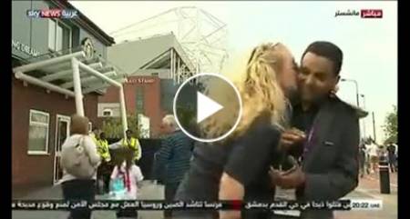 بالفيديو - فتاة تُقبّل مذيعا على الهواء .. شاهد ردة فعله !!