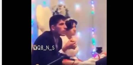 شاهد بالفيديو .. رد فعل العروس على أكل عريسها بشراهة في حفل الزفاف!!