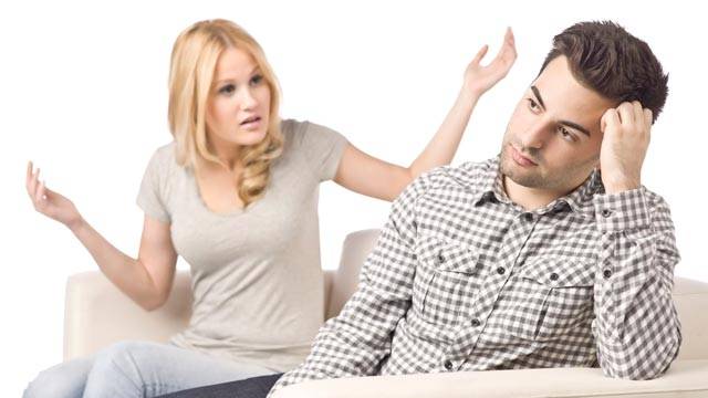 4 أخطاء إذا فعَلها الرجل .. لن تنساها الزوجة ولن تغفرها له