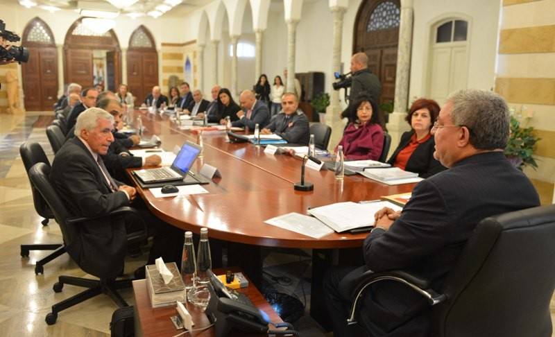 "السلامة المرورية" تبحث في التوعية ضد القيادة تحت تأثير الكحول